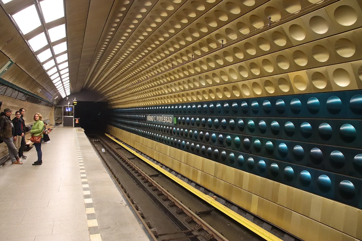 Stanice metra Jiřího z Poděbrad na lince A pražského metra po rekonstrukci