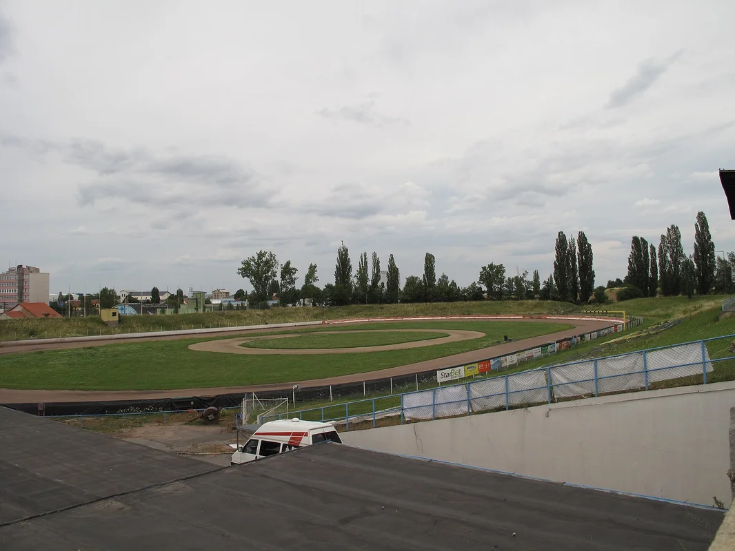 Sportovní areál ve Slaném, na jehož rozvoj přispěje developer 7,39 milionu korun