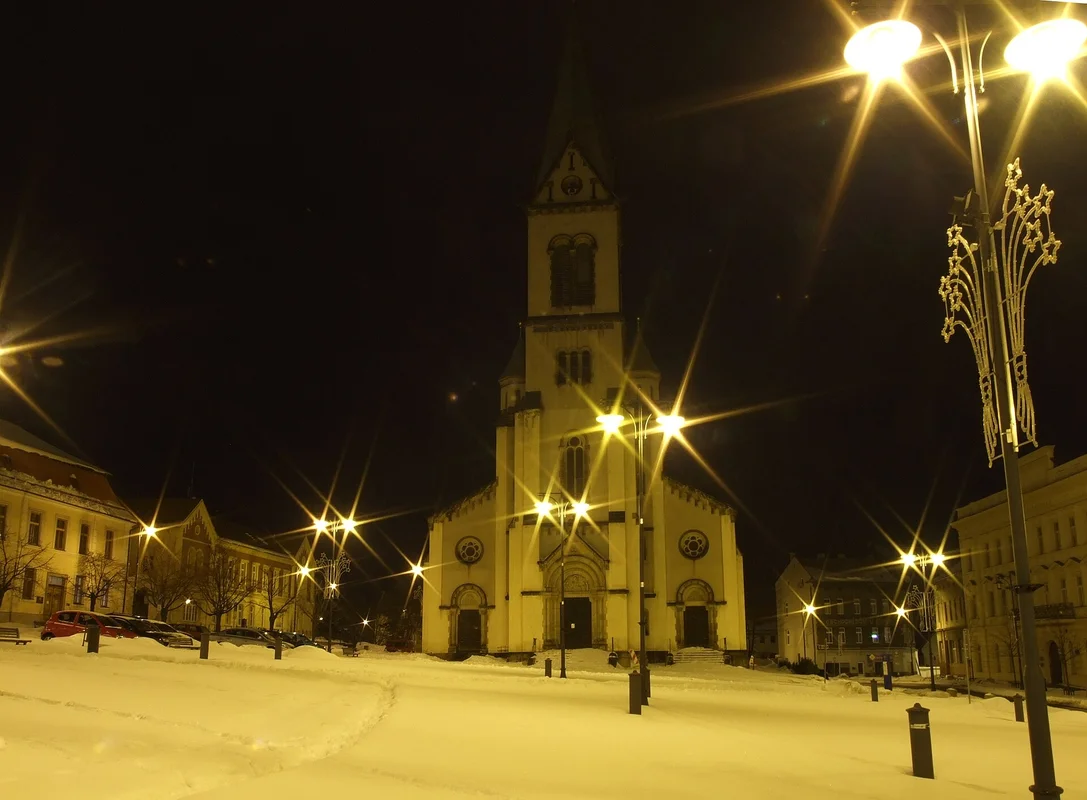 Náměstí starosty Pavla v Kladně v zimě — centrum města, kde zastupitelé schvalují rozpočet 2026