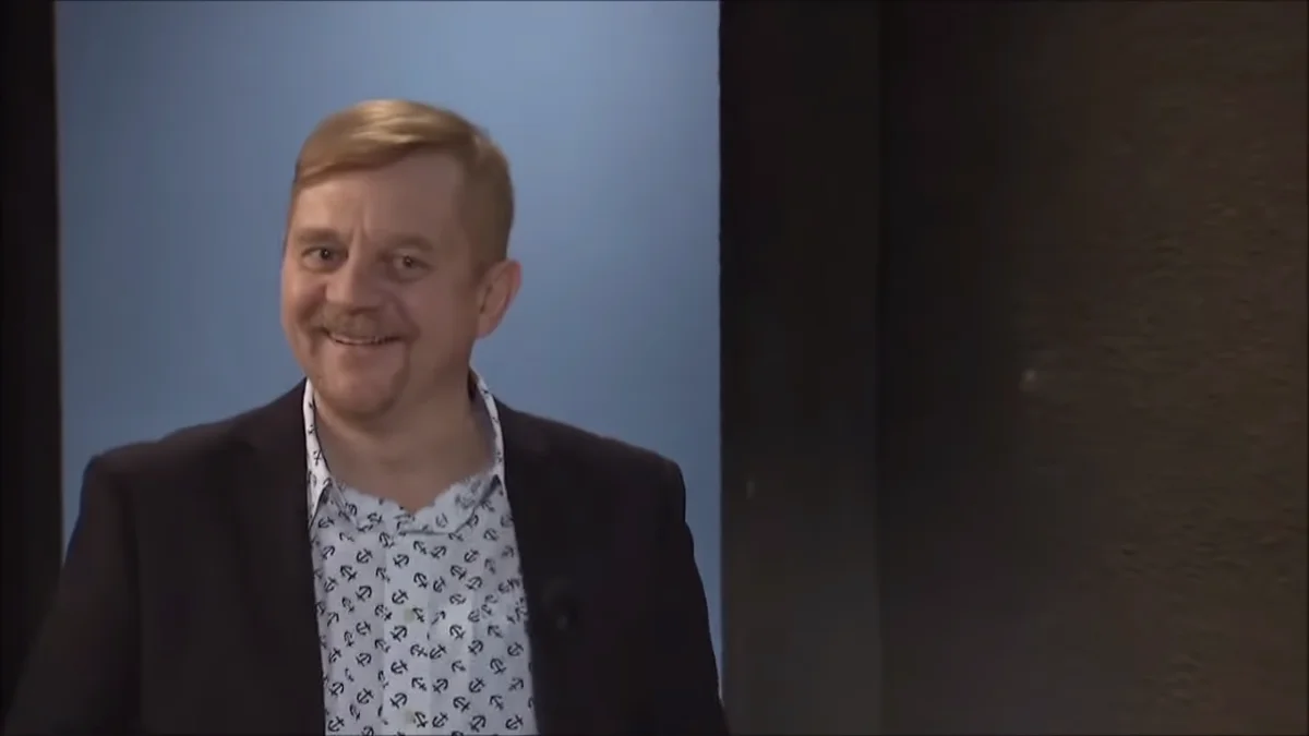 Petr Čtvrtníček, český herec hrající ve filmu Válka s mloky