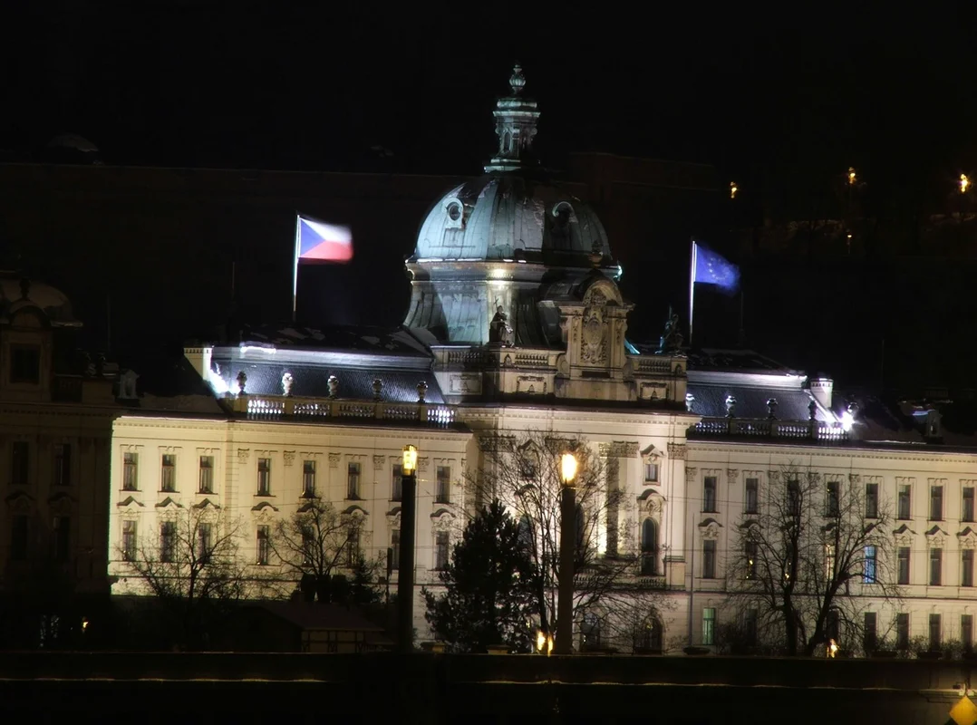 Strakova akademie – sídlo české vlády, kde vznikají pravidla pro datové schránky