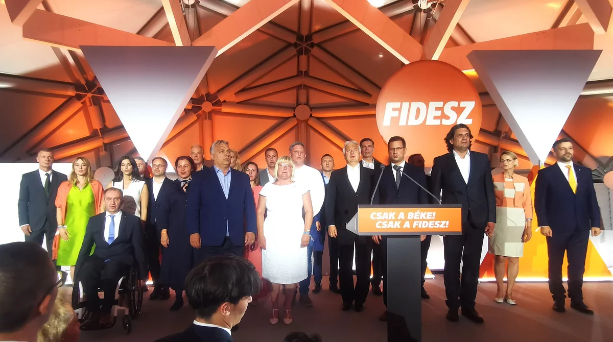 Viktor Orbán na volebním večeru strany Fidesz v Maďarsku