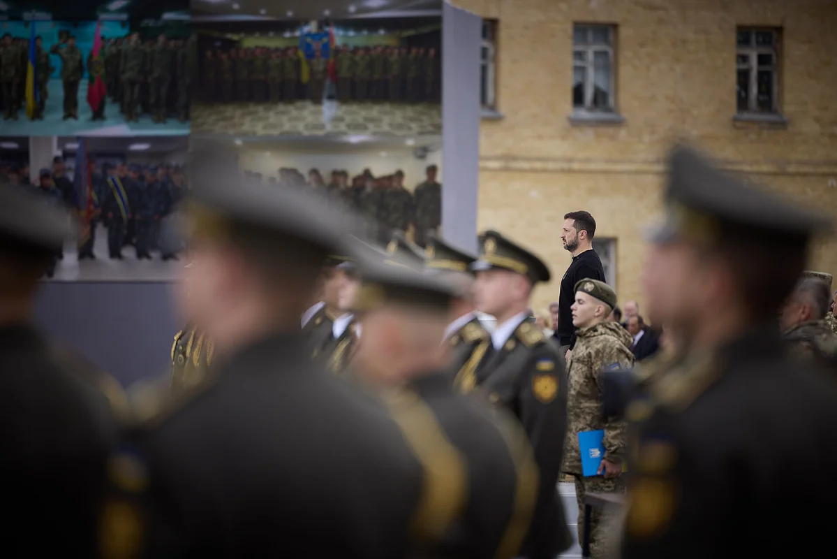 Prezident Zelenskyj s ukrajinskými vojáky na Dni obránců Ukrajiny 2024