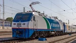 Lokomotiva Uzbekistan Railways na nádraží v Taškentu, kde Škoda Group dodá elektrické vlaky