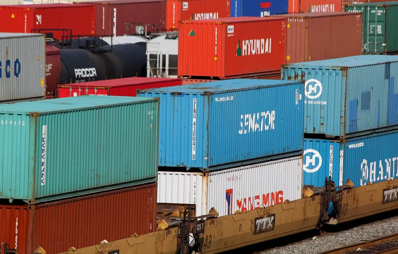 Námořní kontejnery obchodní válka USA Čína cla a tarify dopad na český export