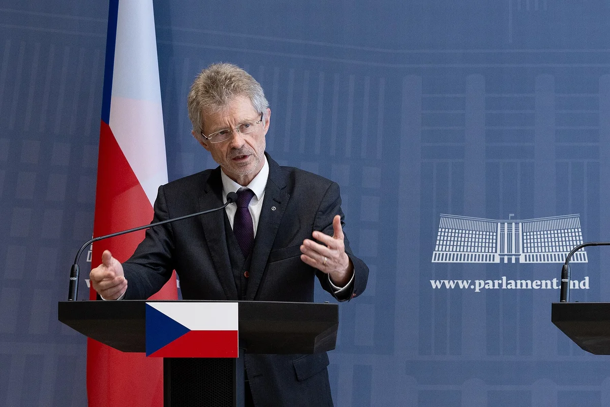 Předseda Senátu Miloš Vystrčil na diplomatickém tiskovém briefingu
