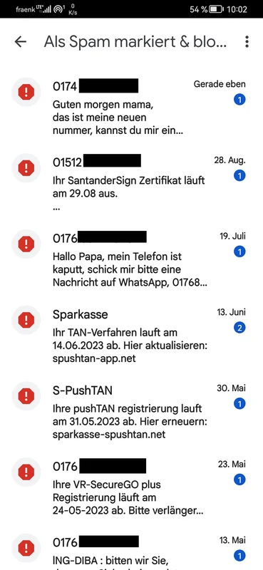 Fałszywe wiadomości SMS smishing wyświetlone na ekranie telefonu