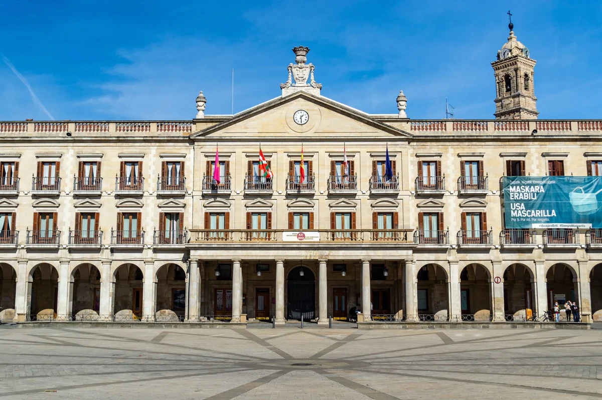 Fachada del ayuntamiento español, lugar donde se realiza el empadronamiento